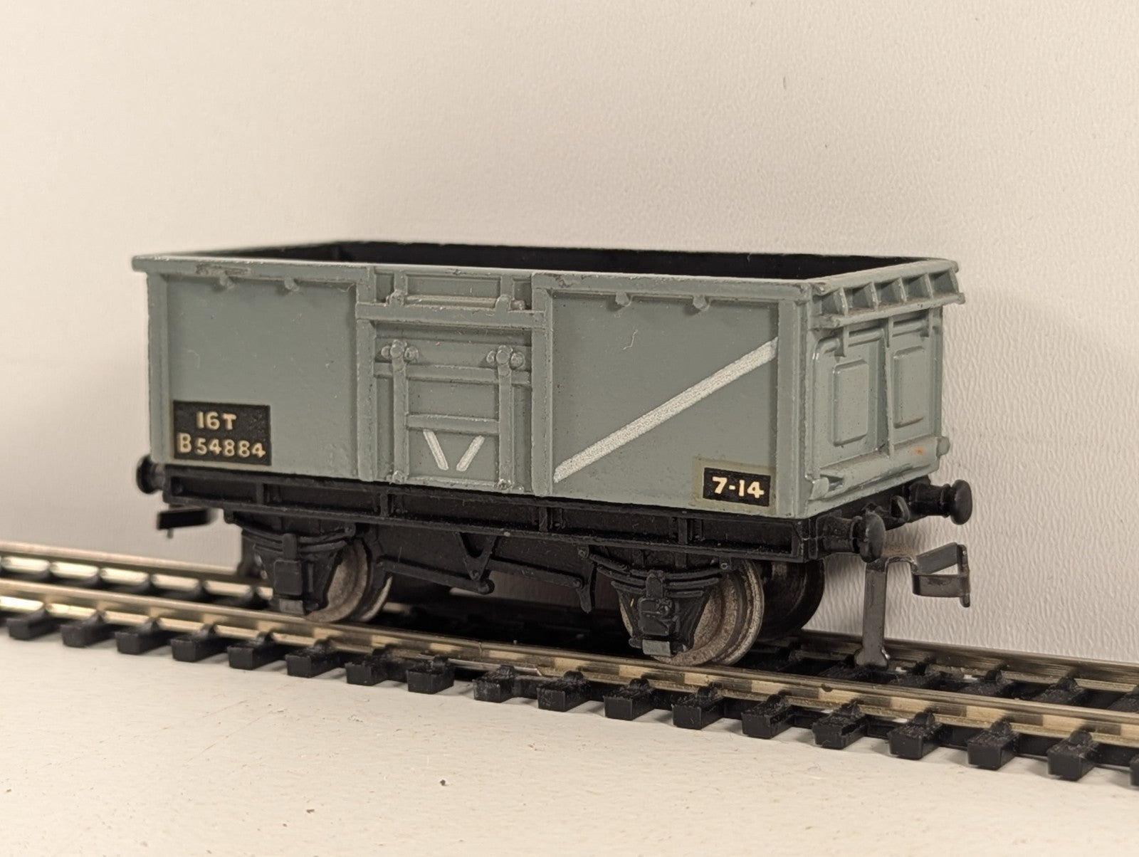 Hornby Dublo 32056 OO Gauge D2 Grey BR 16 Ton Mineral Wagon - Boxed