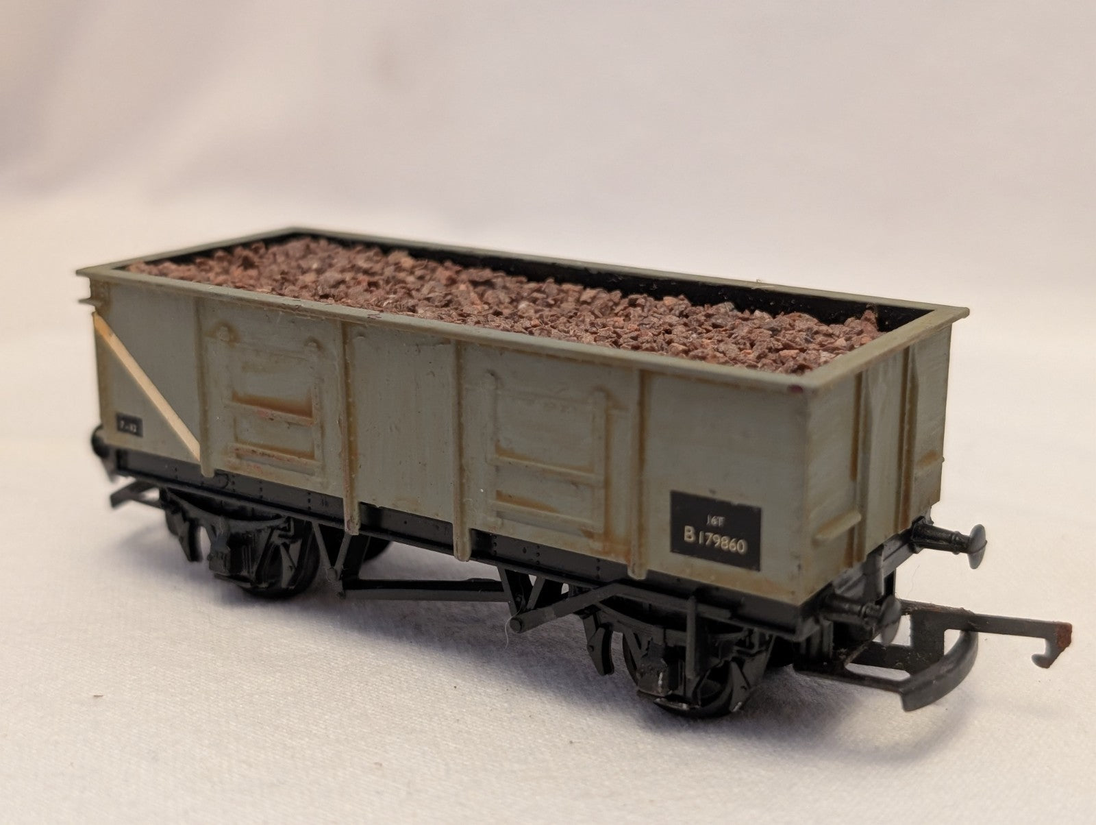 Tri-ang OO Gauge 16-Ton Mineral Wagon Wagons B179860 BR Grey R.12