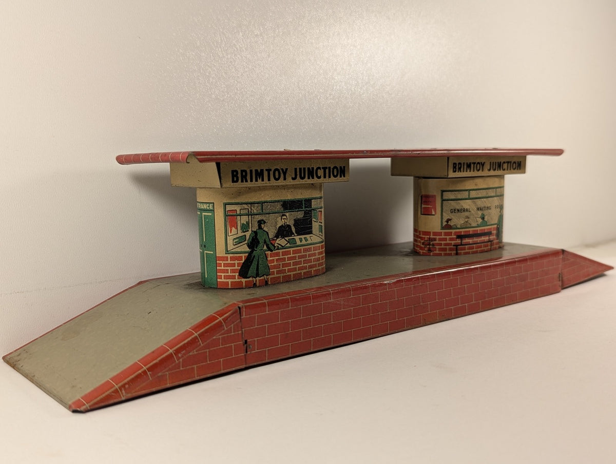 Brimtoy O Gauge Brimtoy Junction Station Platform Lithographed Red Brick