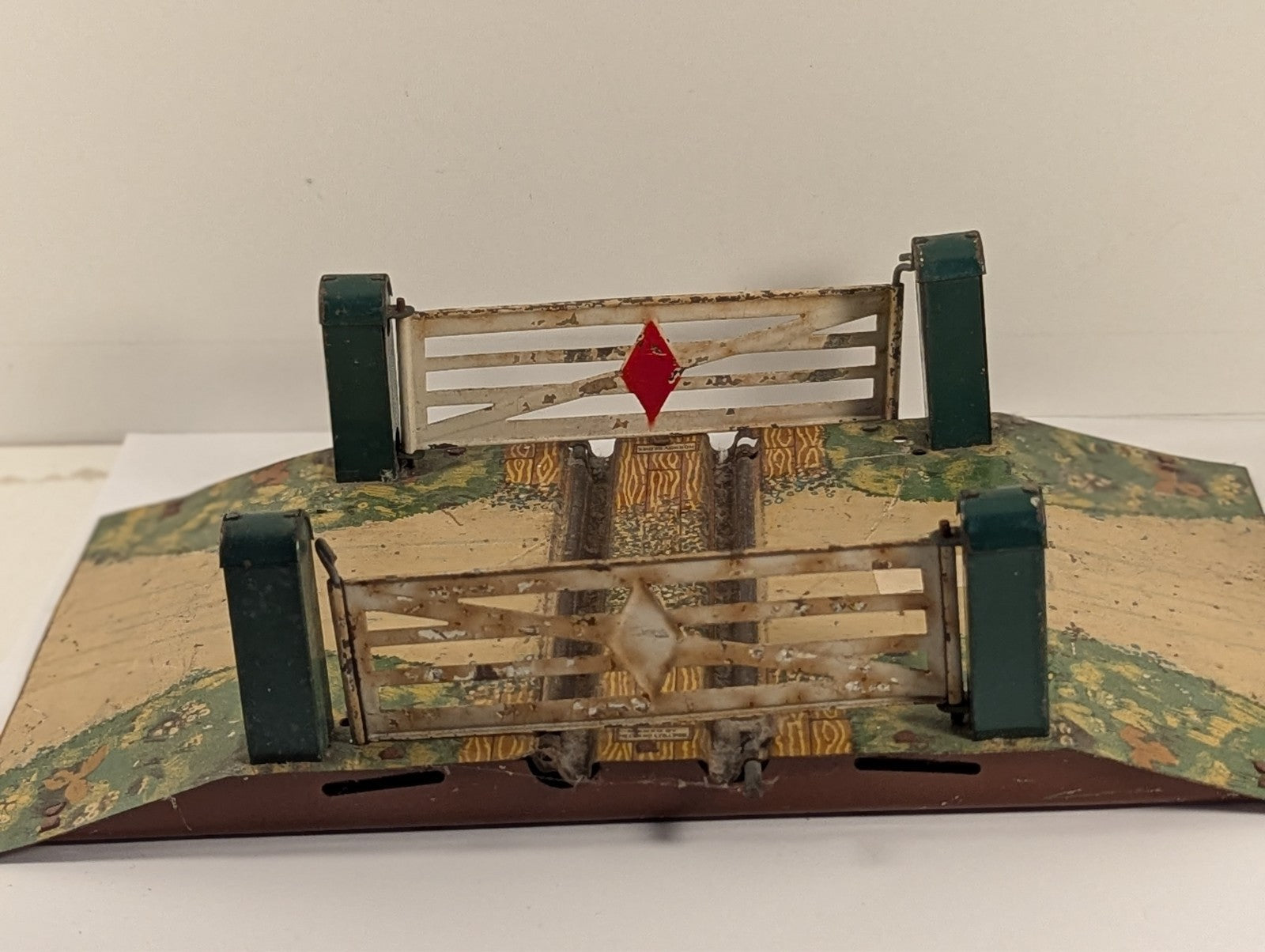 Hornby Meccano O Gauge Tinplate Level Crossing