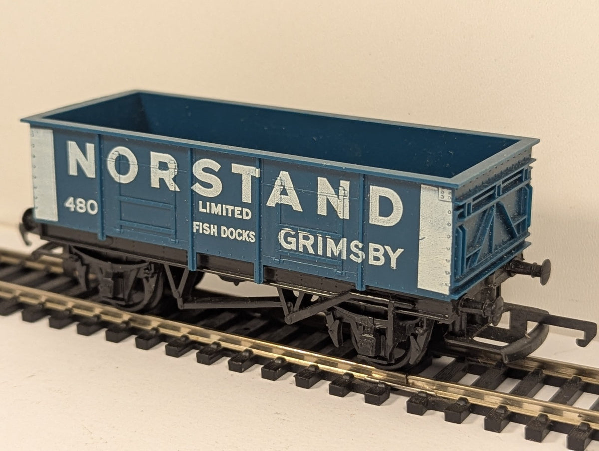 Hornby OO Gauge Norstand Grimsby Fish Docks Mineral Wagon