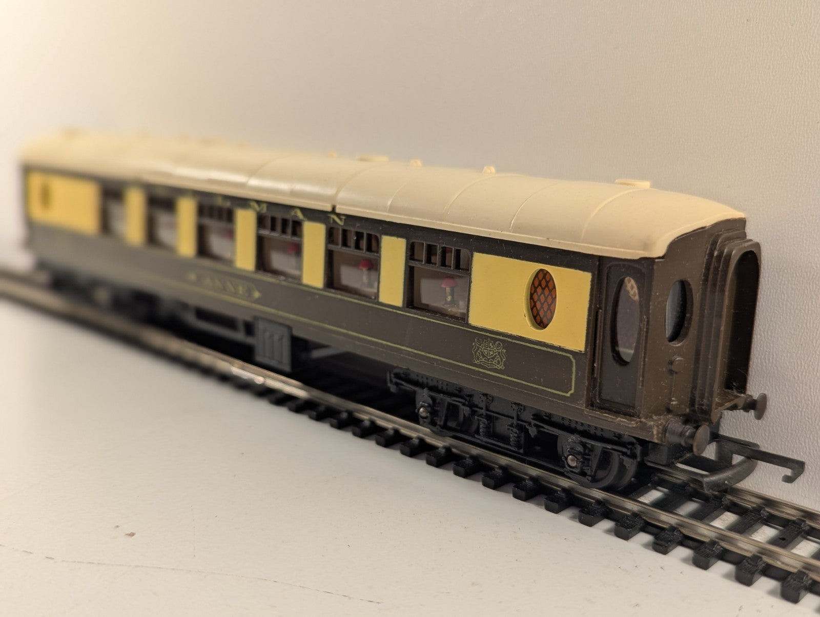 Tri-ang R228 OO Gauge Pullman Coach “Anne”
