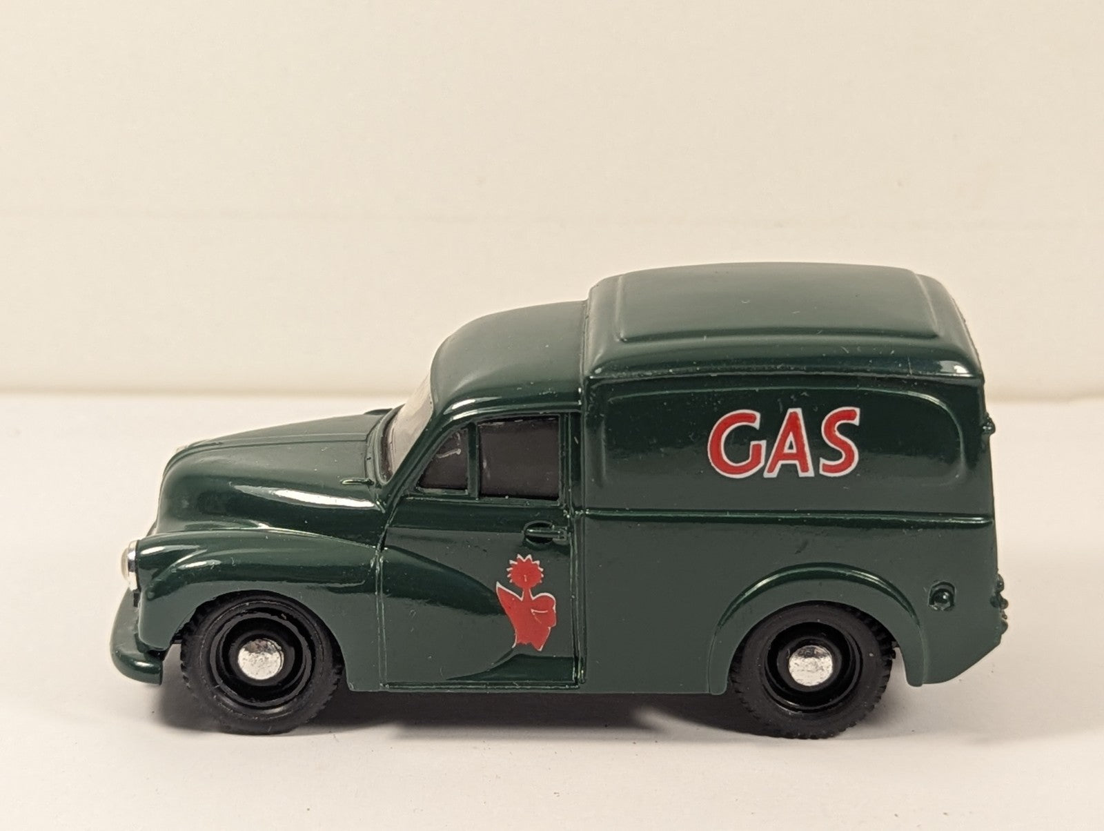 Corgi Classics C957/2 Morris Minor Van Gas Livery
