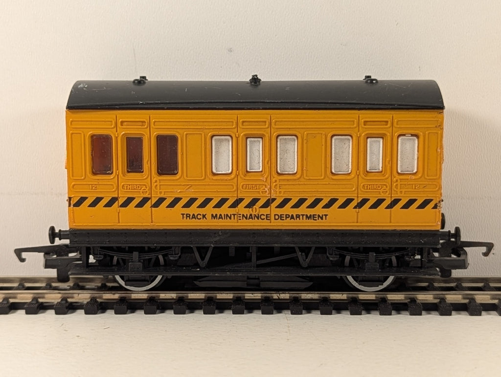 Hornby OO Gauge Track Maintenance Department 4-Wheel Coach