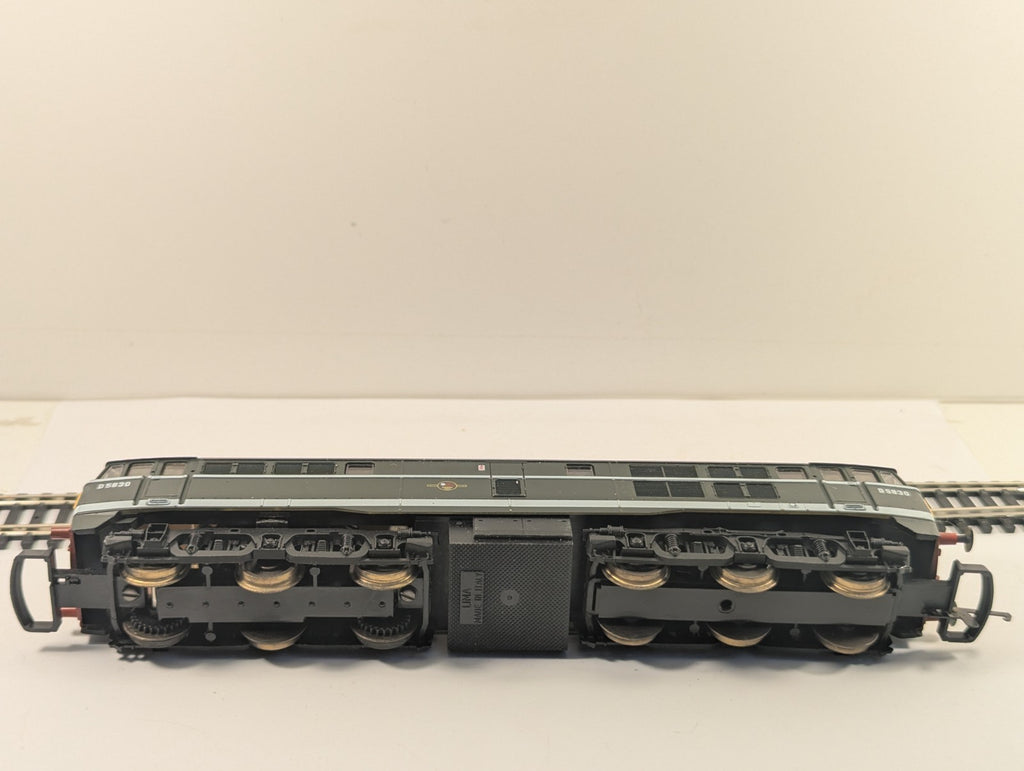 Lima OO Gauge BR Class 31 Diesel Locomotive D5830 in BR Green