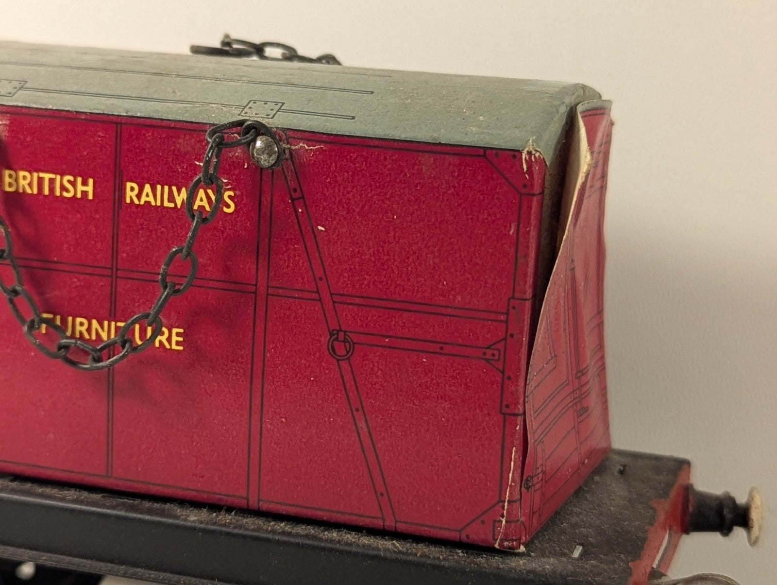 Hornby O Gauge Tinplate Flat Wagon with BR Furniture Container