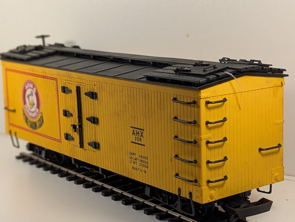 Bachmann G Scale Arm & Hammer Billboard Boxcar