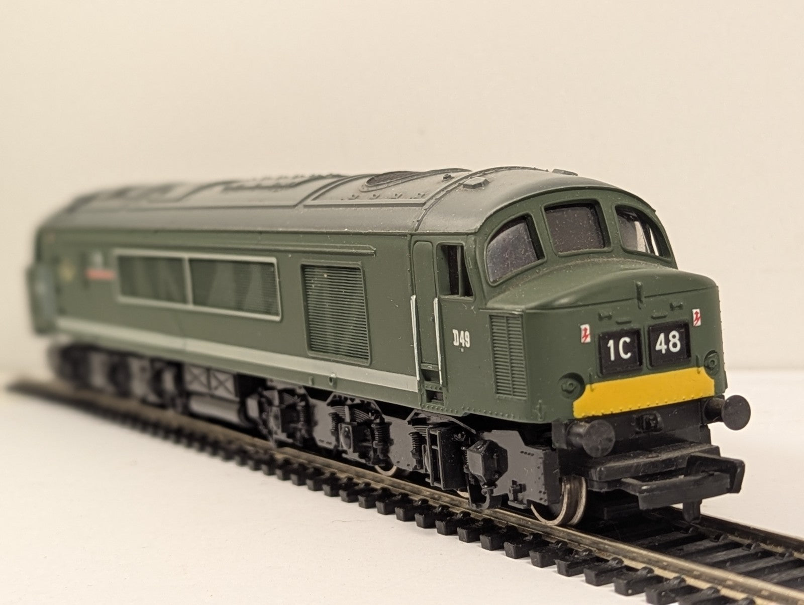 Mainline OO Gauge Class 45 'The Manchester Regiment' Diesel Loco