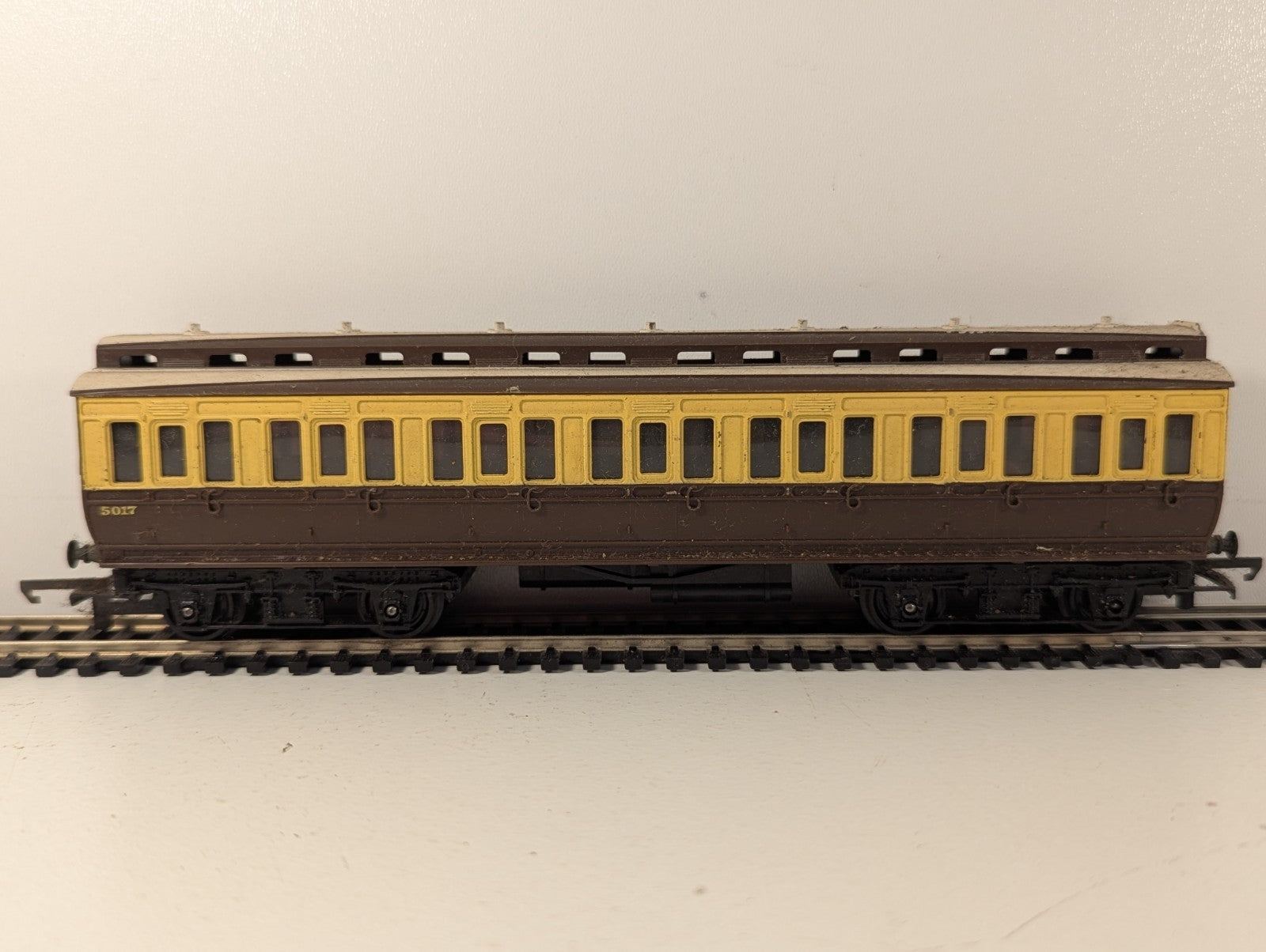 Tri-ang R332 GWR Clerestory Third Class Coach OO Gauge