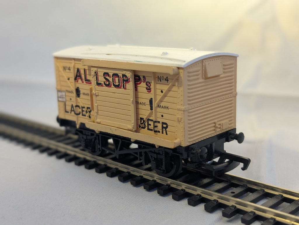 Mainline 37138 12T Single Vent Van “Allsopp's”