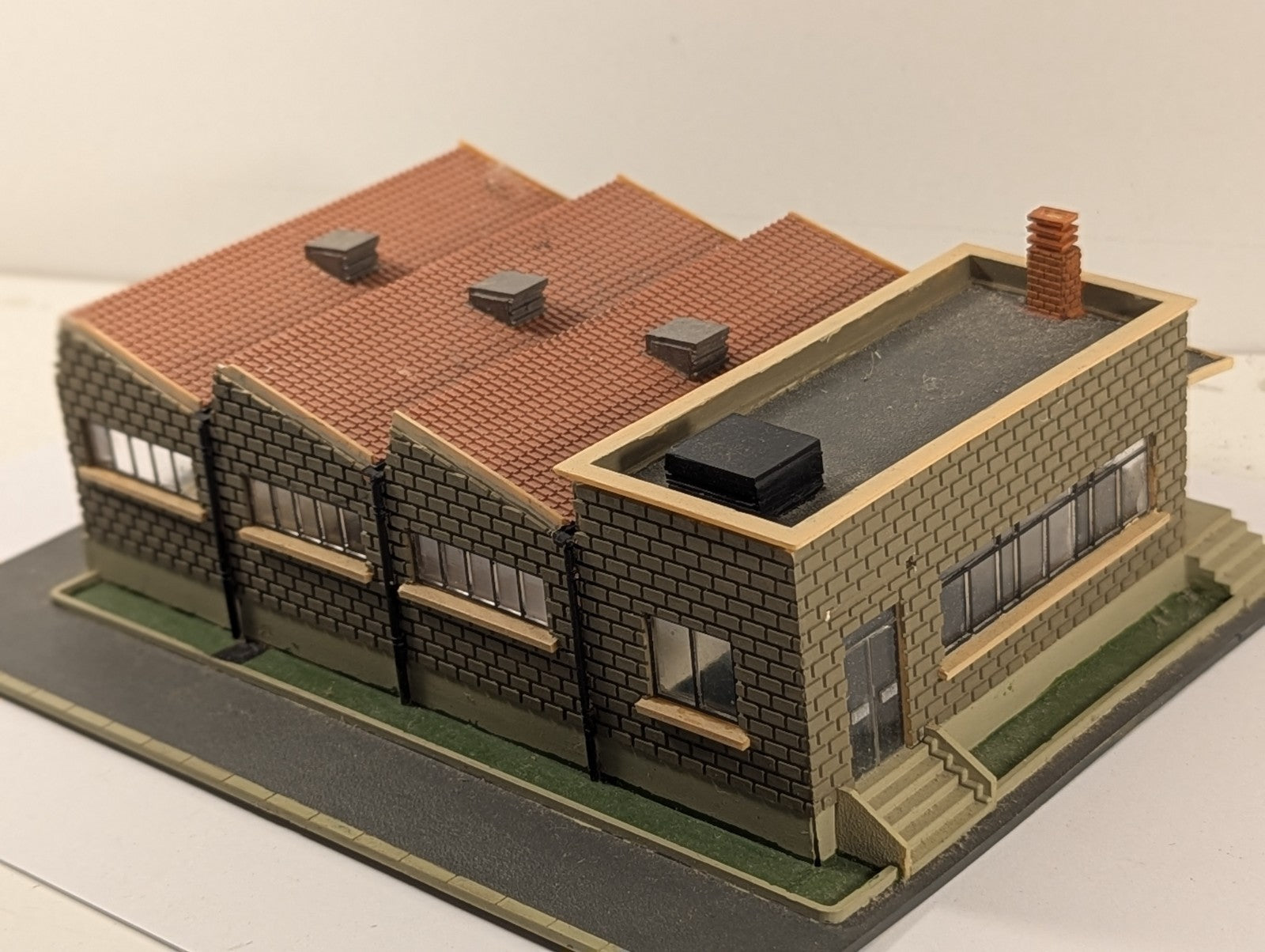 Jouef 5828 HO Scale Industrial Factory Building