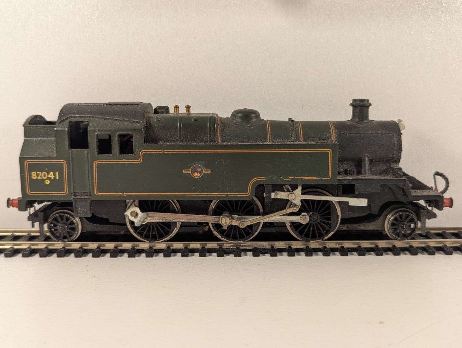 Tri-ang R59 OO Gauge BR Standard Class 3MT 2-6-2T Green - Spares/Repairs