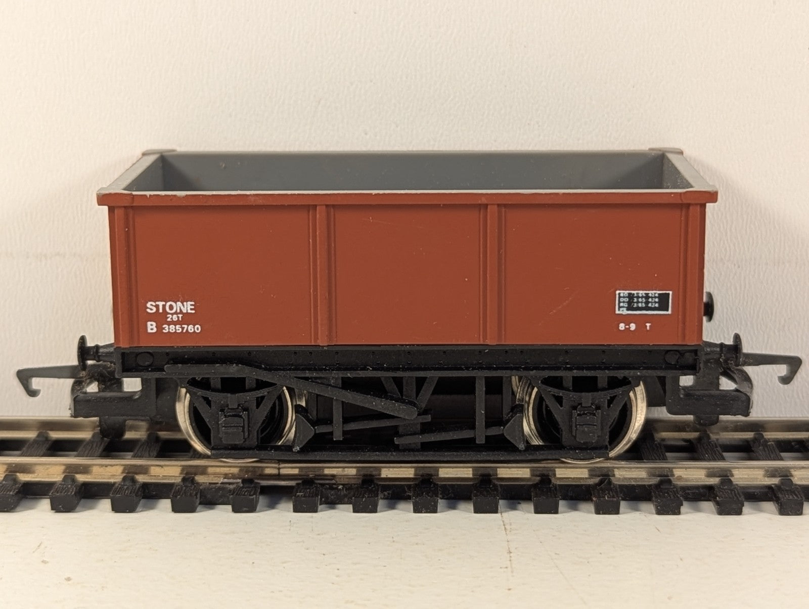 Hornby Railways OO Gauge 26T Stone Wagon Goods Wagon B385760 BR Bauxite
