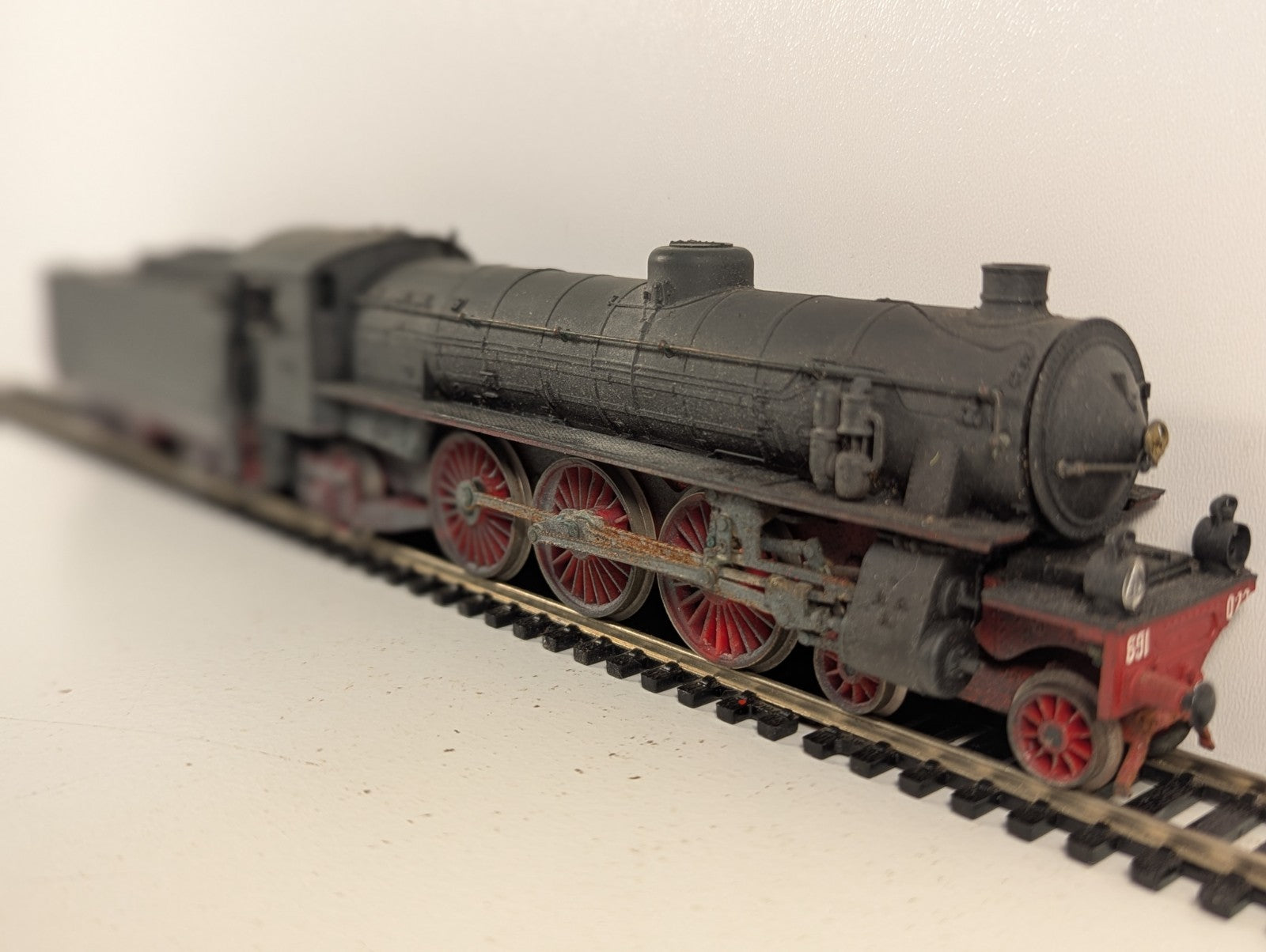 Rivarossi HO Gauge Italian FS Class 691 Steam Locomotive Black