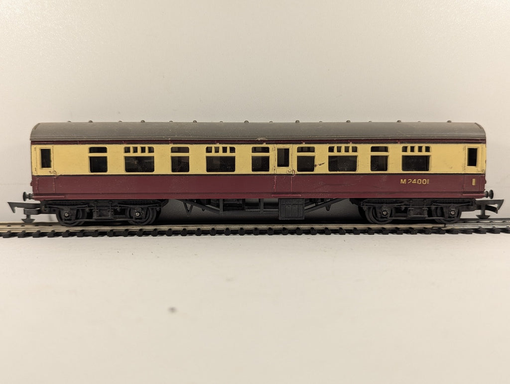 Tri-ang OO Gauge Main Line Composite Coach Passenger Coach M24001