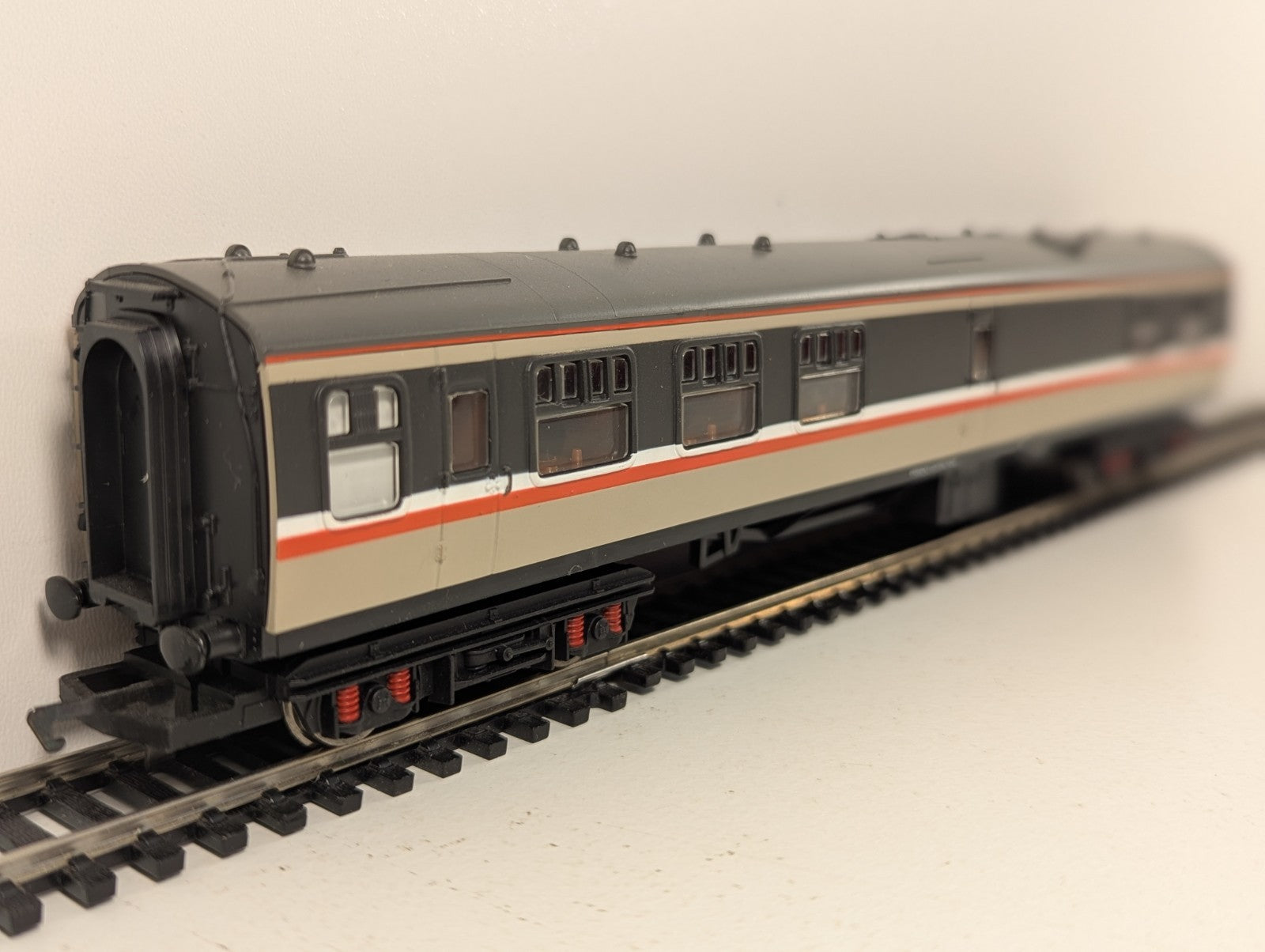 Hornby R426 BR Mk1 RMB Restaurant Miniature Buffet Coach