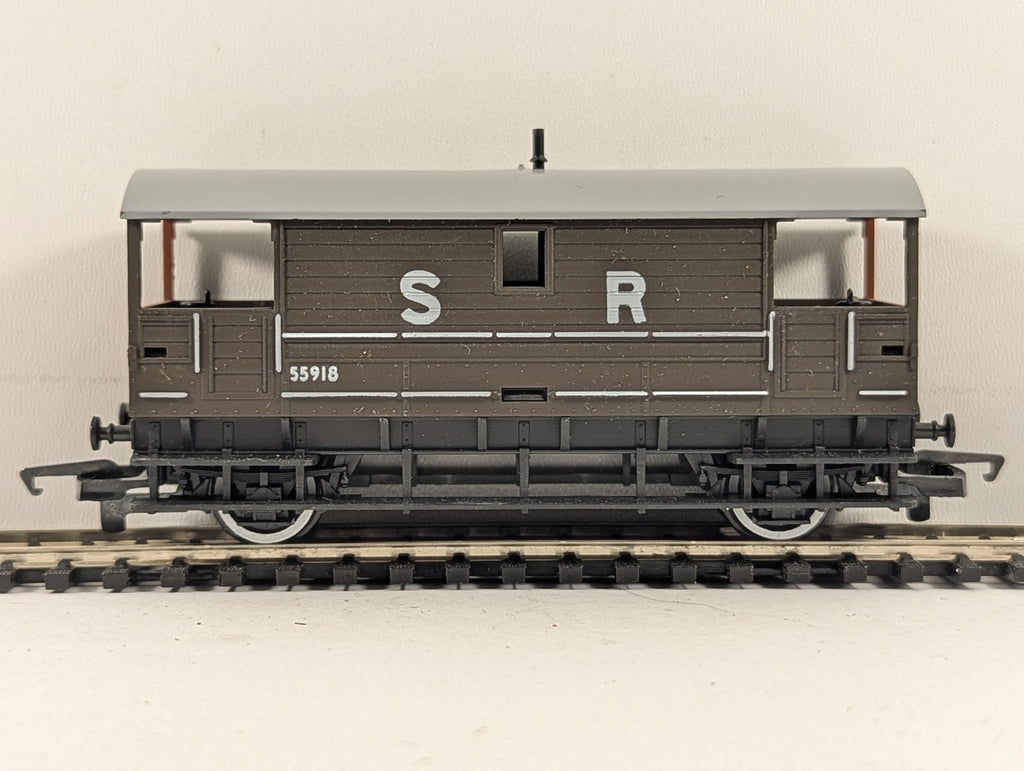 Hornby OO Gauge SR 20 Ton Pillbox Brake Van 55918 SR Brown R124