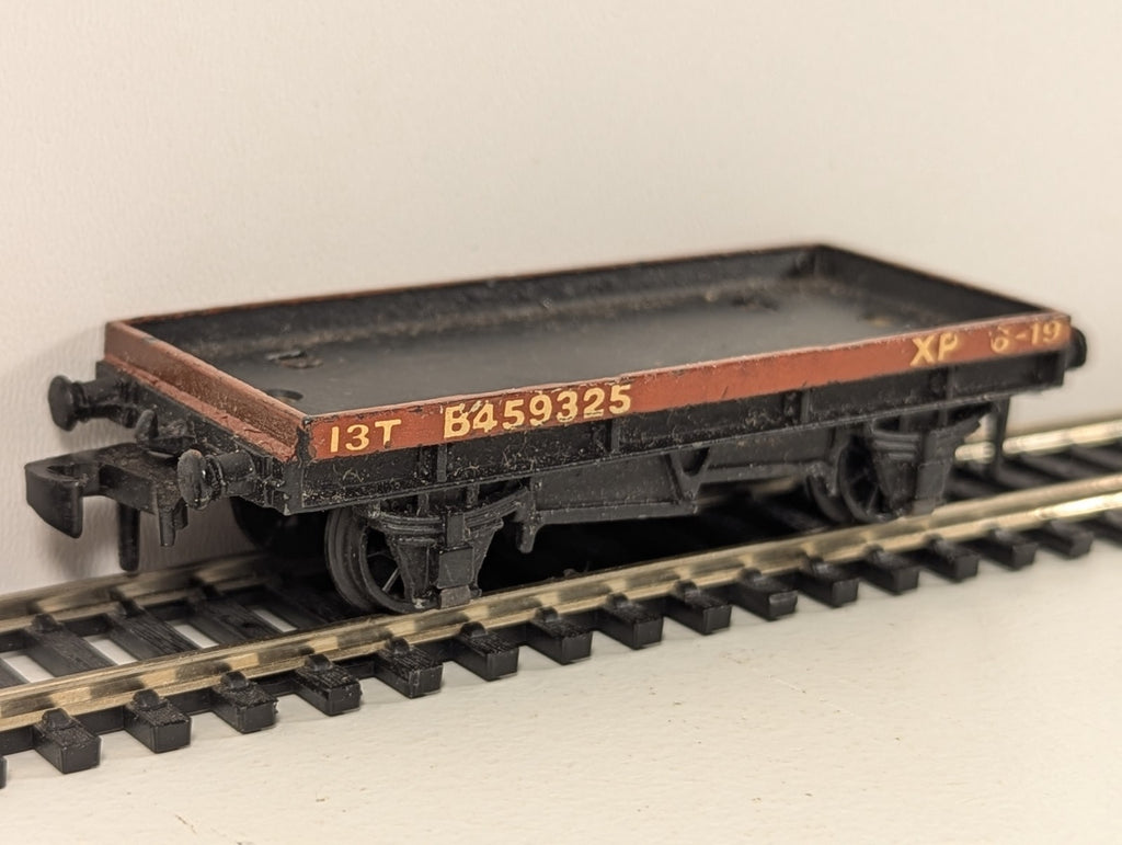 Hornby Dublo 13-Ton Flat Wagon B459325 in BR Bauxite