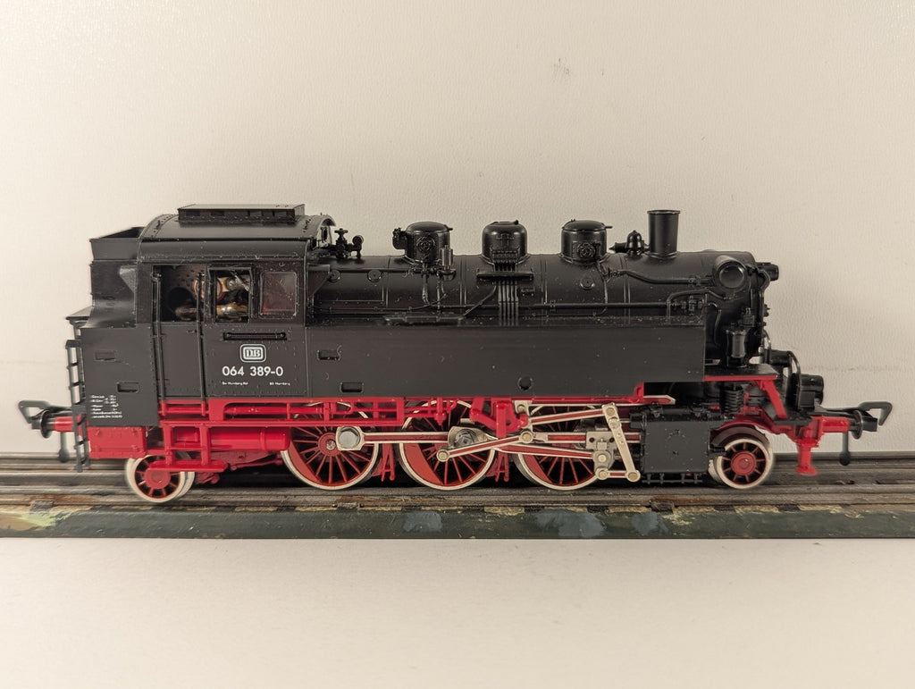 Fleischmann HO Gauge DB Class 064 Tank Locomotive Steam Locomotive 064 389-0