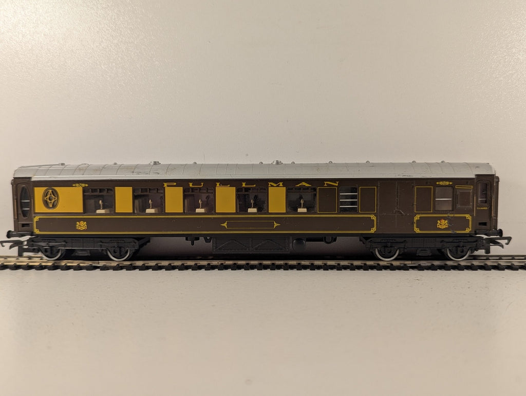 Hornby OO Gauge Pullman Brake Coach Passenger Coach Pullman Umber & Cream