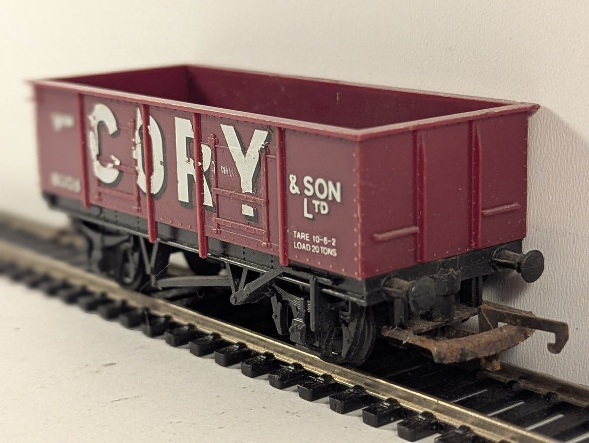 Tri-ang OO Gauge Wm Cory & Son Ltd 7-Plank Coal Wagon Rolling Stock 8003 / 8008