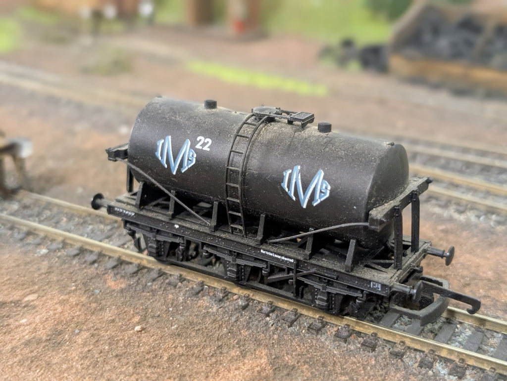 Lima 305642 OO Gauge 6 Wheel Milk Tank Wagon "IMS"