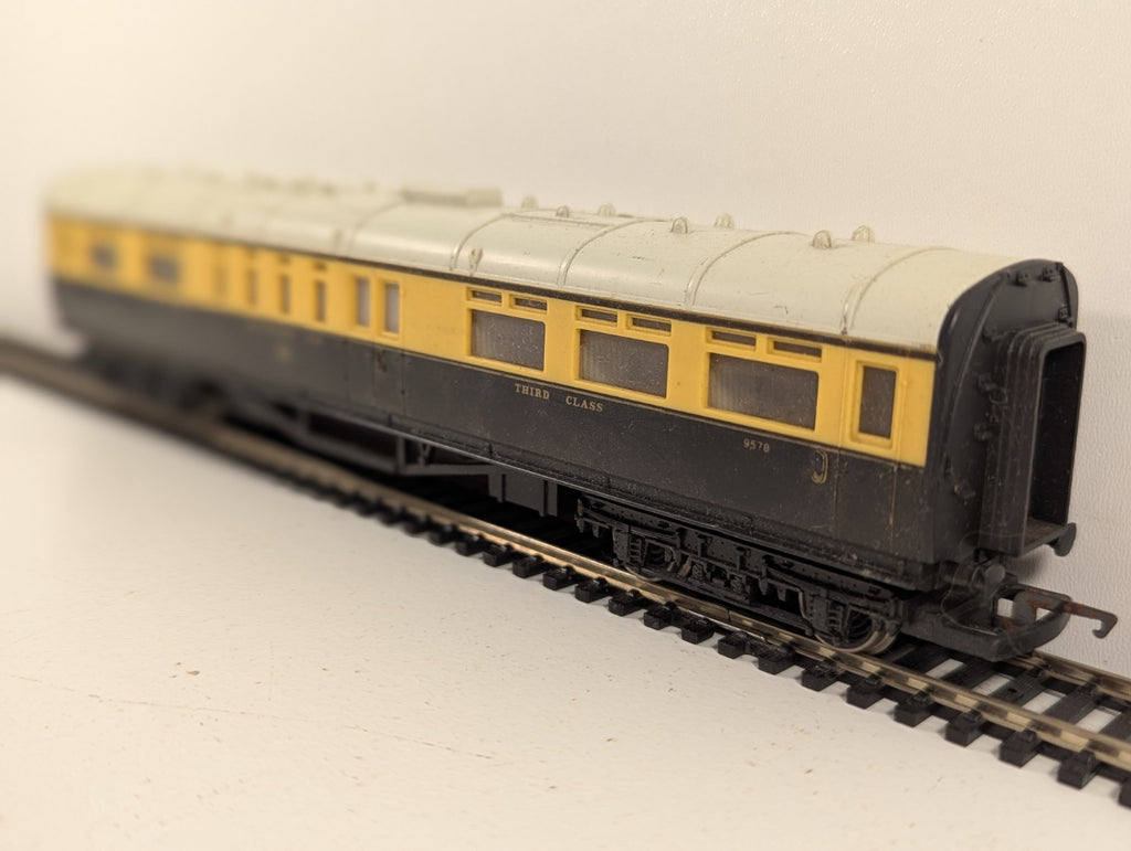 Hornby OO Gauge GWR Collett Restaurant Car