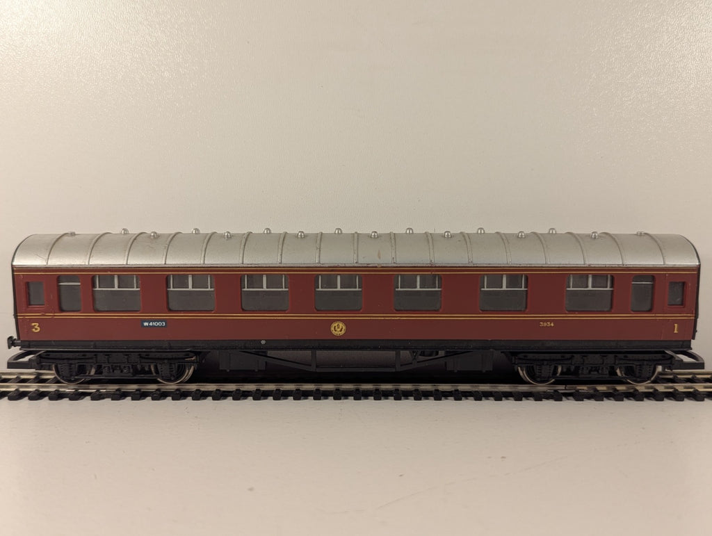 Hornby OO Gauge LMS Crimson Brake 3rd Coach