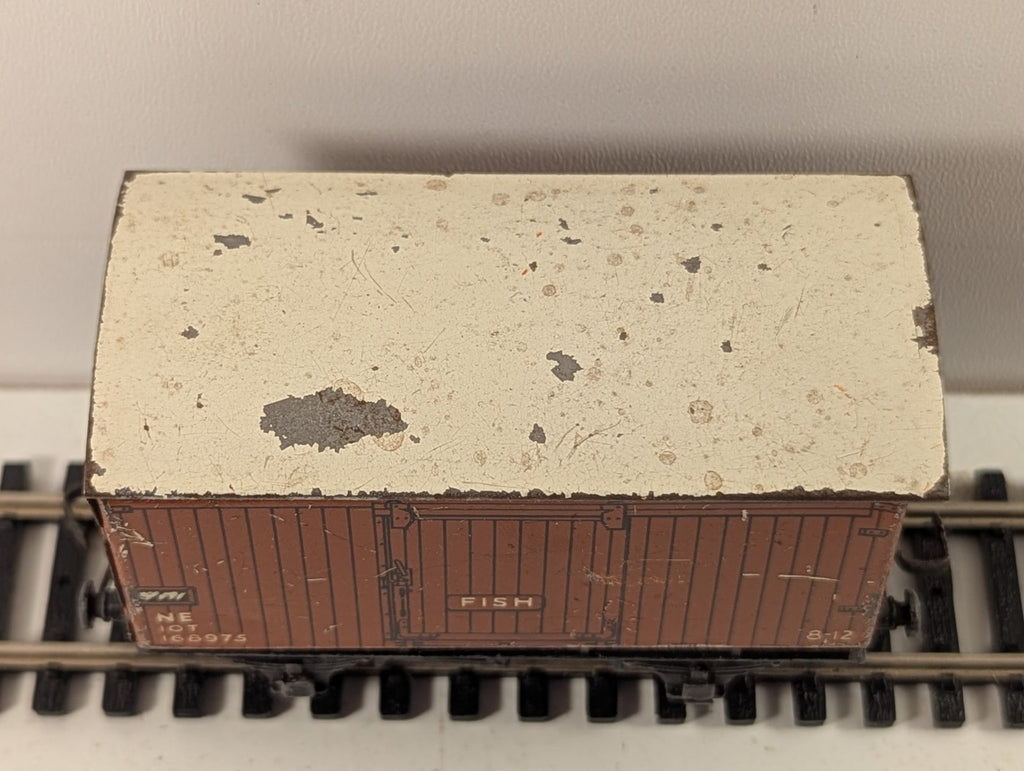Hornby Dublo D1 LNER Fish Van OO Gauge - Chipped Roof Paint