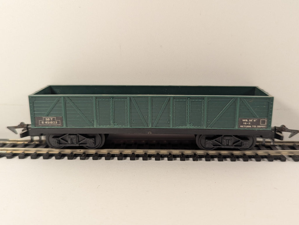 Playcraft HO Gauge 50-Ton Bogie Open Wagon Goods Wagon E 451023 BR Green