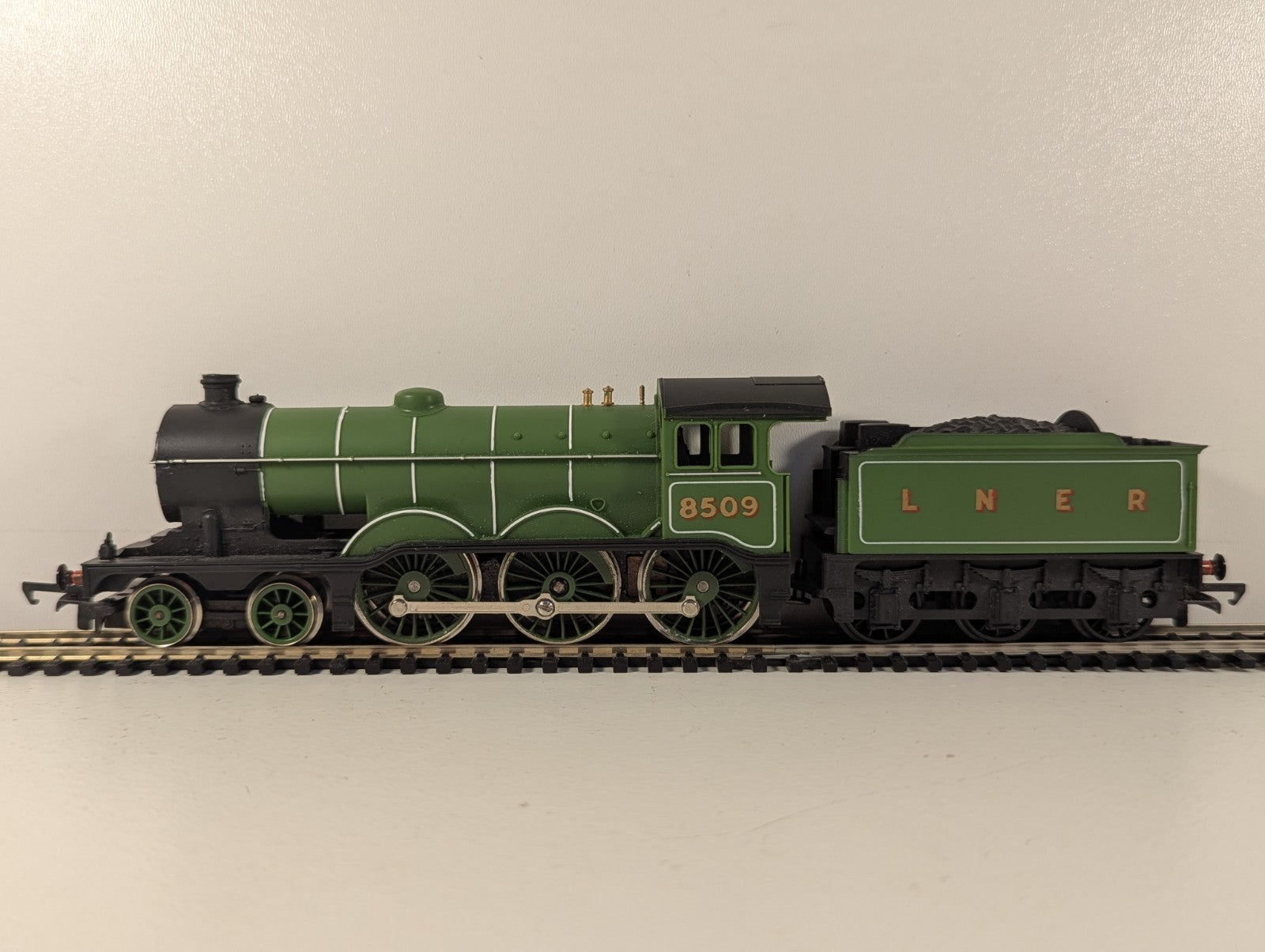 Hornby Railways R866 OO Gauge LNER Class B12/3 - Boxed