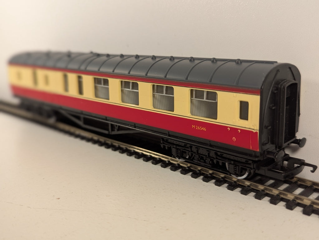 Hornby Railways OO Gauge BR Brake Coach Passenger Coach M26546
