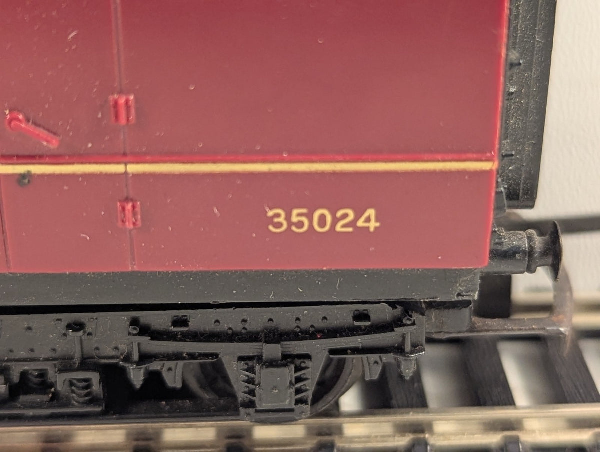 Tri-ang OO Gauge BR Mk1 Brake Second Corridor (BSK) Passenger Coach  35024