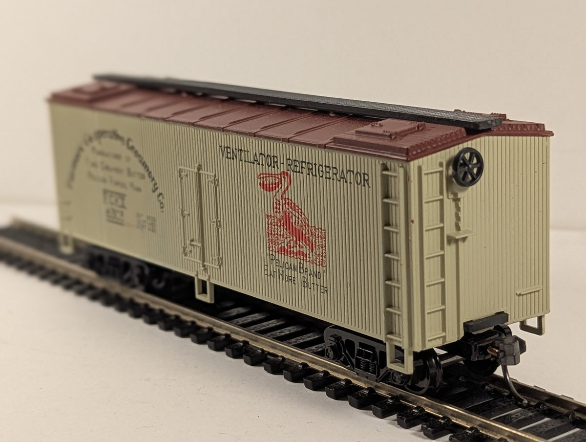 40ft Wood Refrigerator Car Farmers' Co-operative Creamery Co HO Gauge Box Car