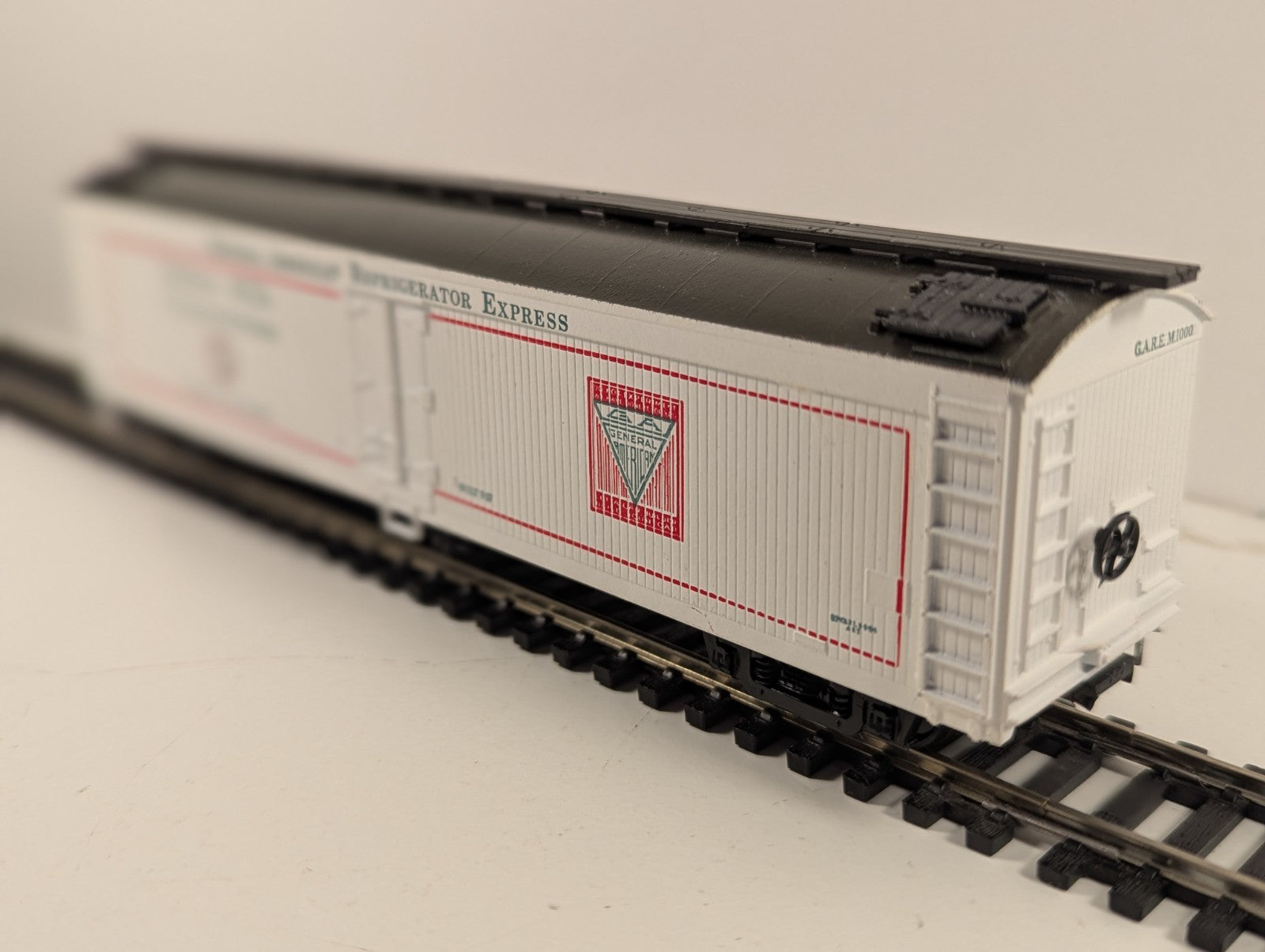 Athearn HO Gauge General America 50ft Express Reefer