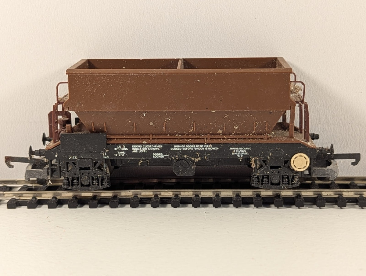Lima 305637 OO Gauge PGA Hopper – BR Bauxite