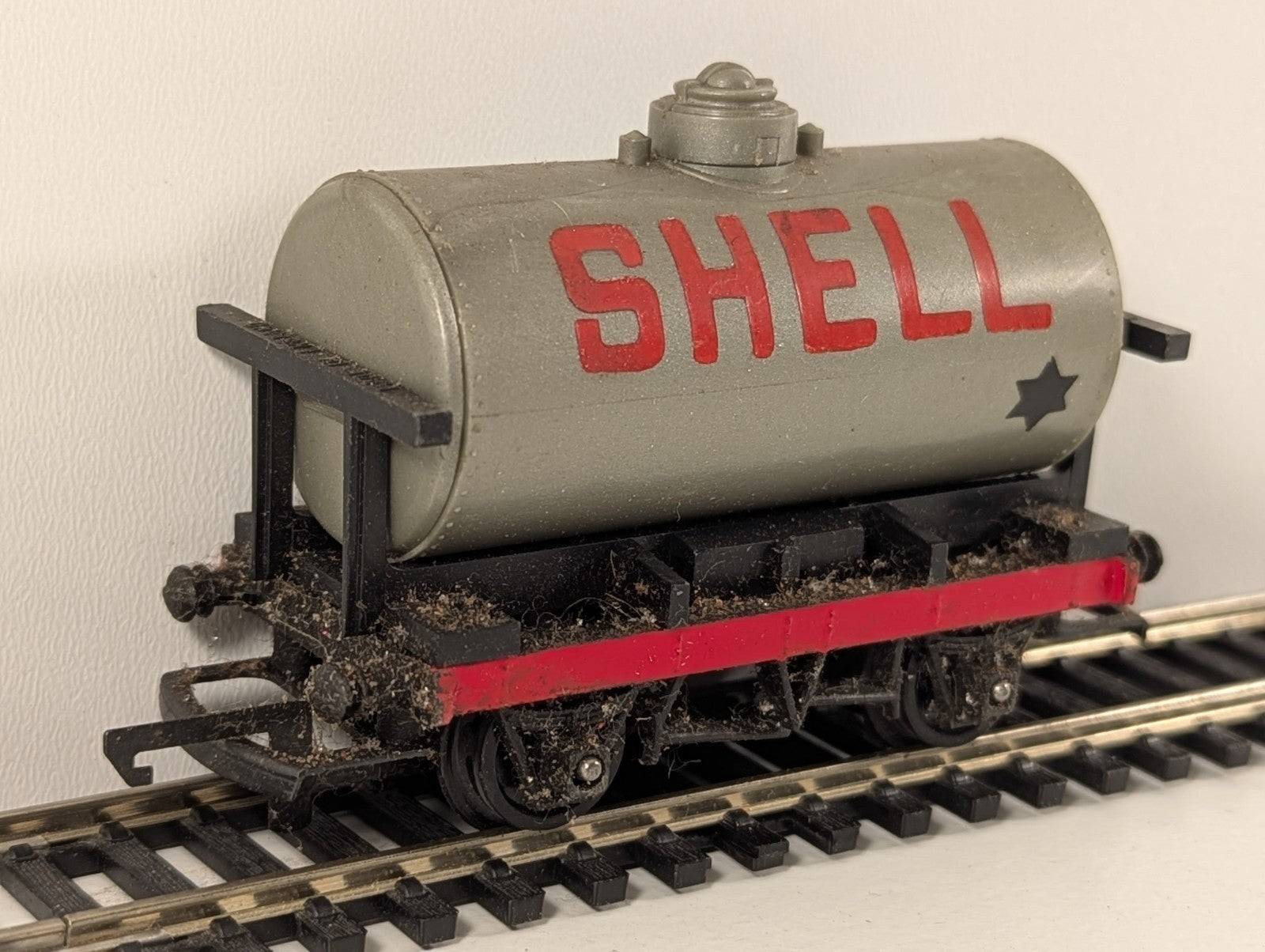 Tri-ang R12 – Shell/BP Petrol Tank Wagon