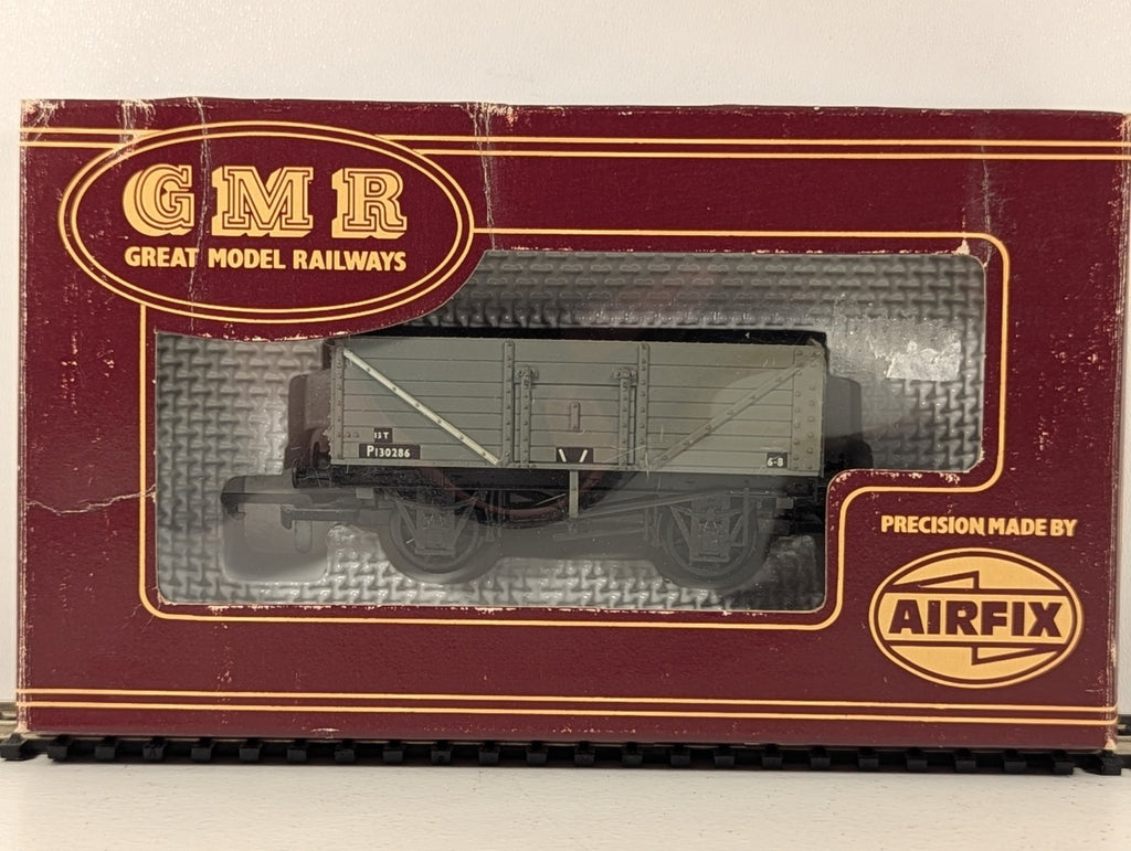Airfix GMR 54366 7-Plank Wagon BR Grey