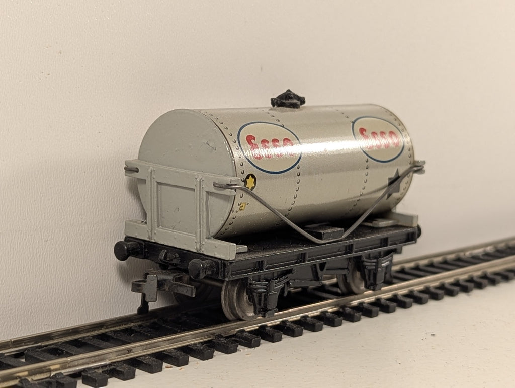 Hornby Dublo 32081 OO Gauge D1 ESSO Petrol Tank Wagon - Boxed