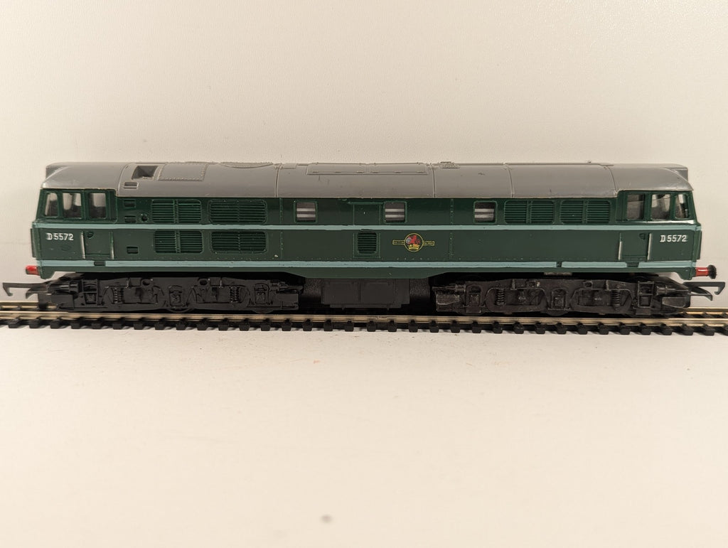 Tri-ang OO Gauge Class 31 Diesel Locomotive D5572 BR Green R.357 Poor Runner