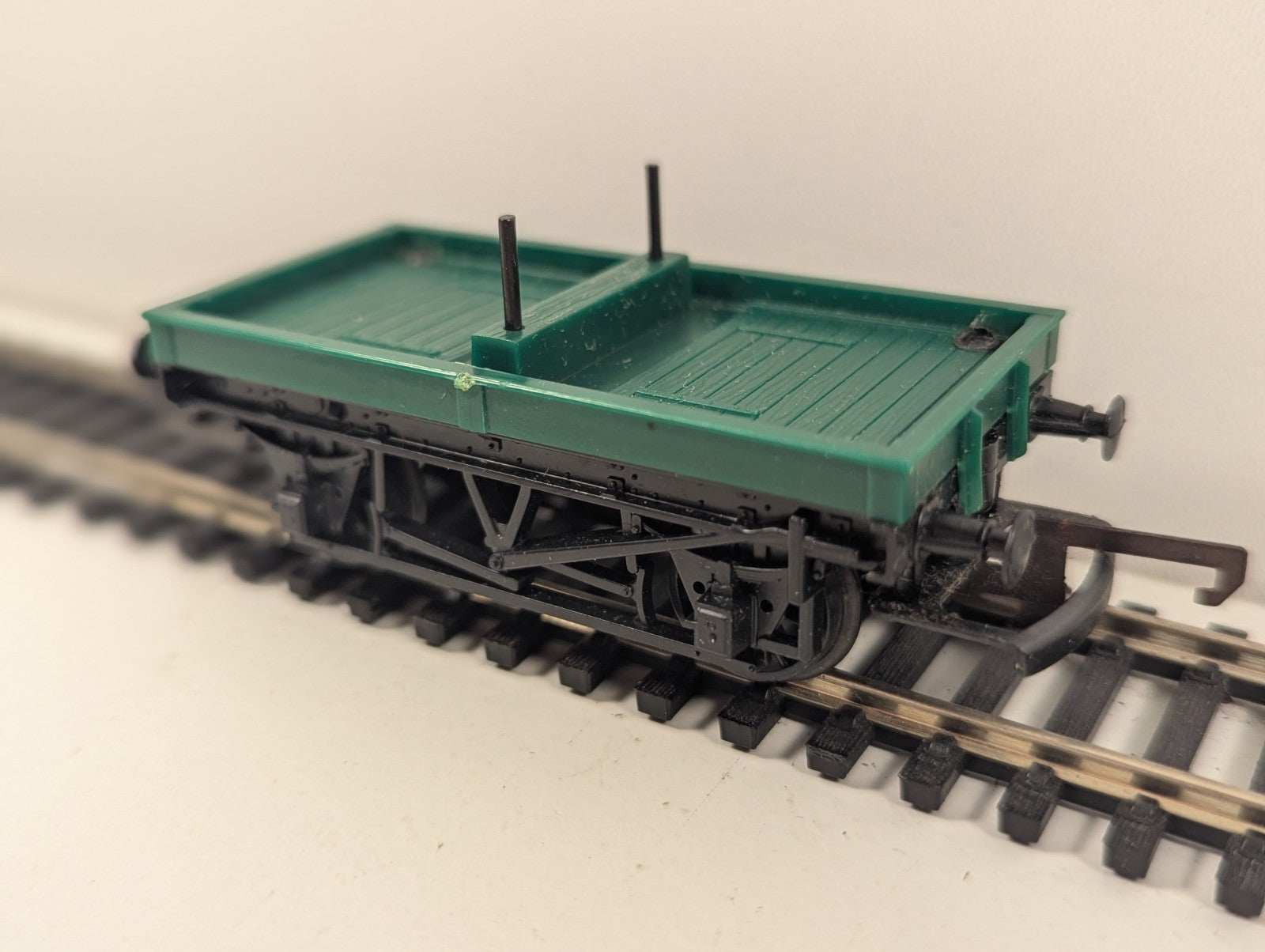 Tri-ang Hornby OO Gauge R17 BR Bolster Wagon B913011