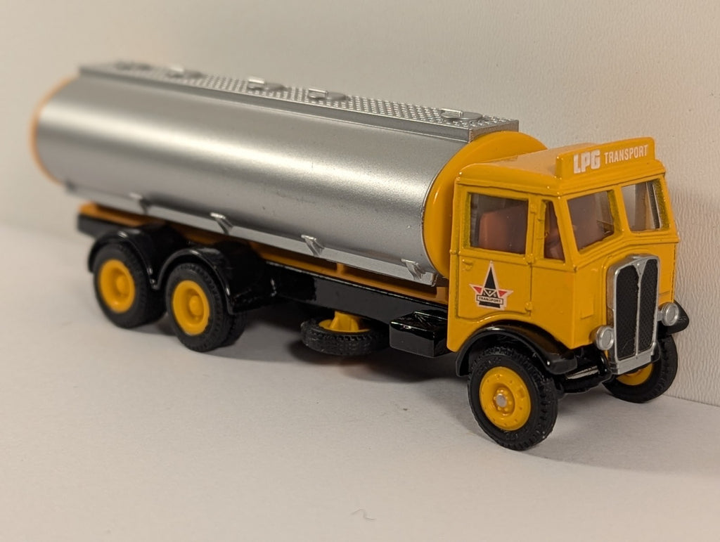 Exclusive First Editions (EFE) AEC Mammoth Tanker – LPG Transport Livery – 1:76