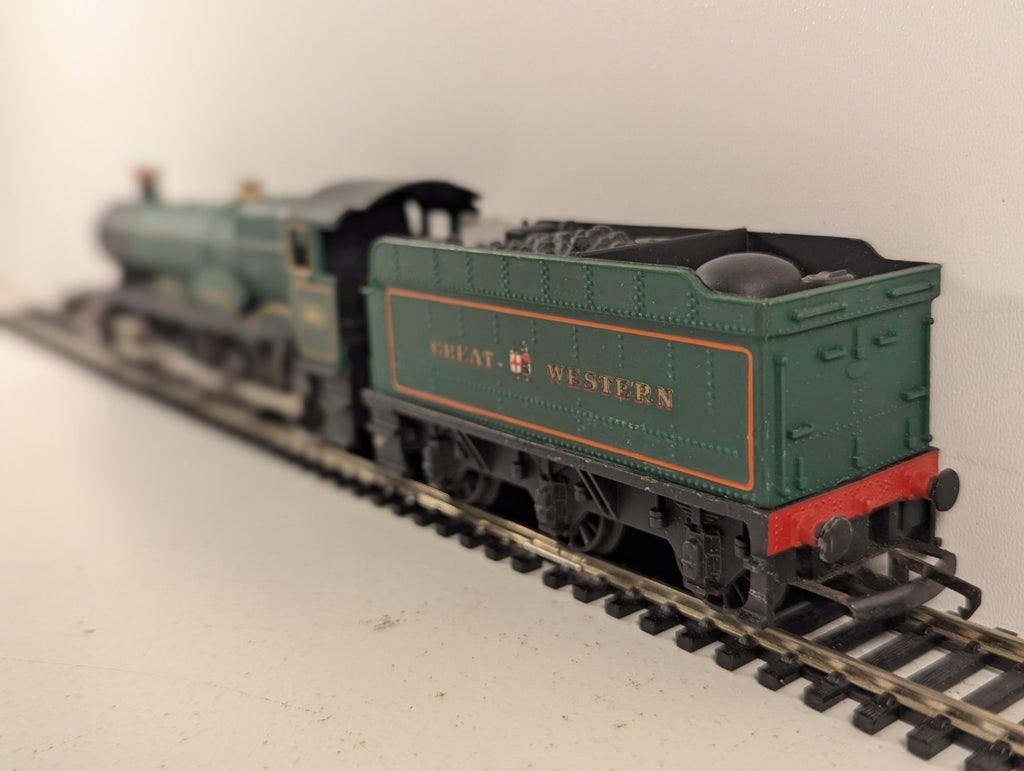 Hornby OO Gauge GWR Class 4900 Albert Hall steam locomotive 4983 on model railway track