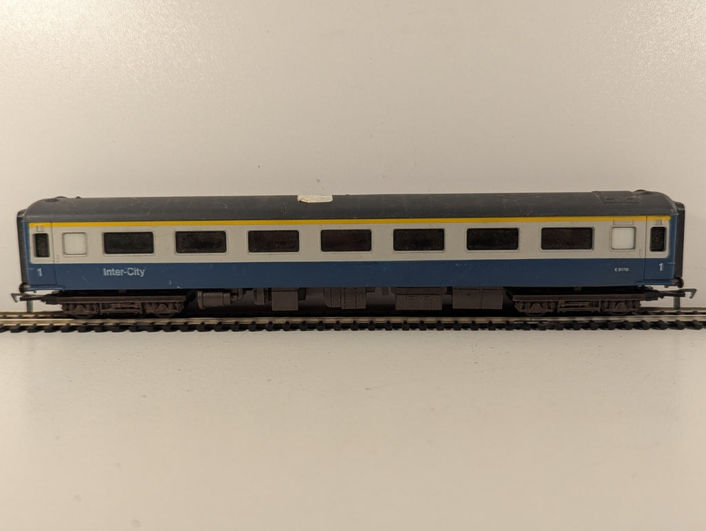Airfix InterCity Mk2D First Open Coach E3170 OO Gauge - Boxed