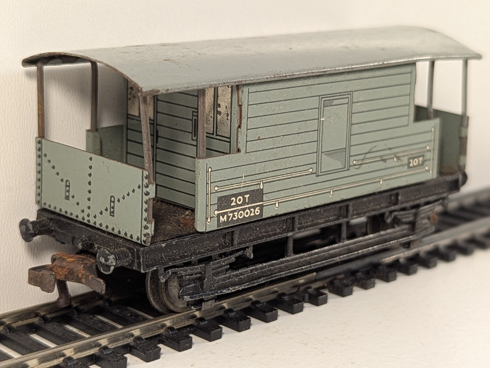 Hornby Dublo 32045 OO Gauge BR 20 Ton Brake Van