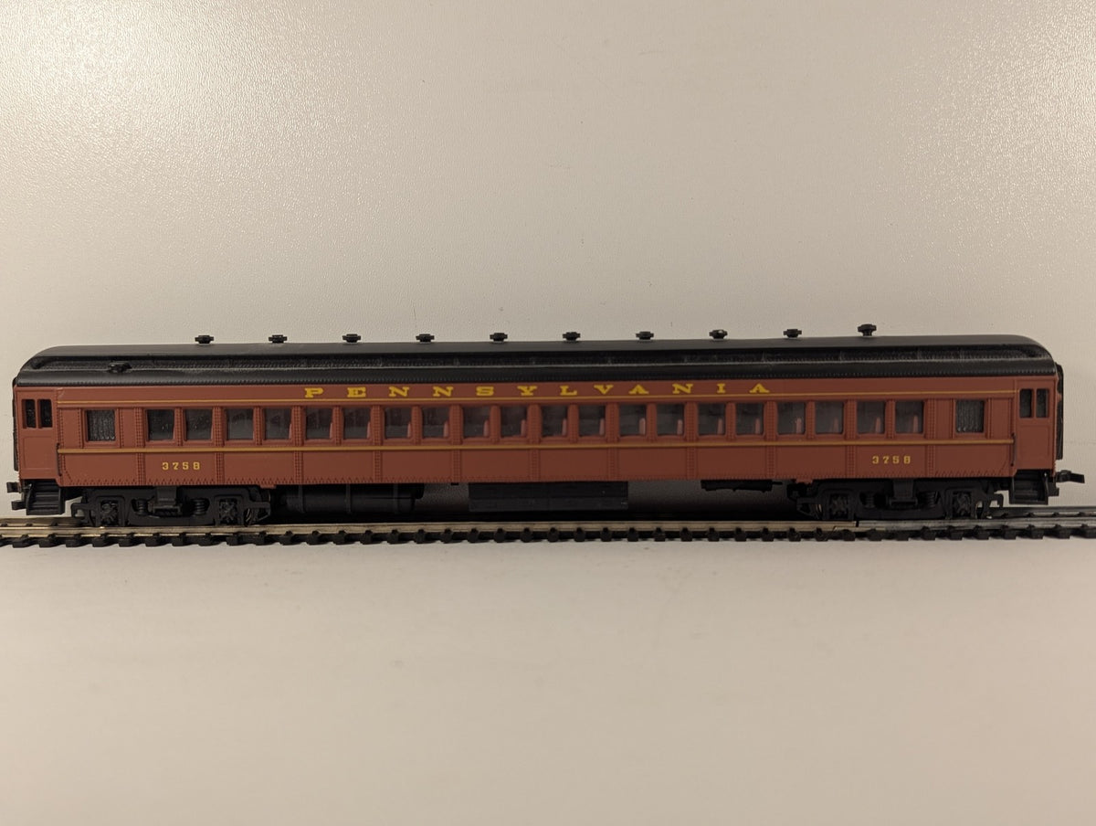 Bachmann HO Gauge Pennsylvania Railroad Heavyweight Coach Passenger Coach 3758