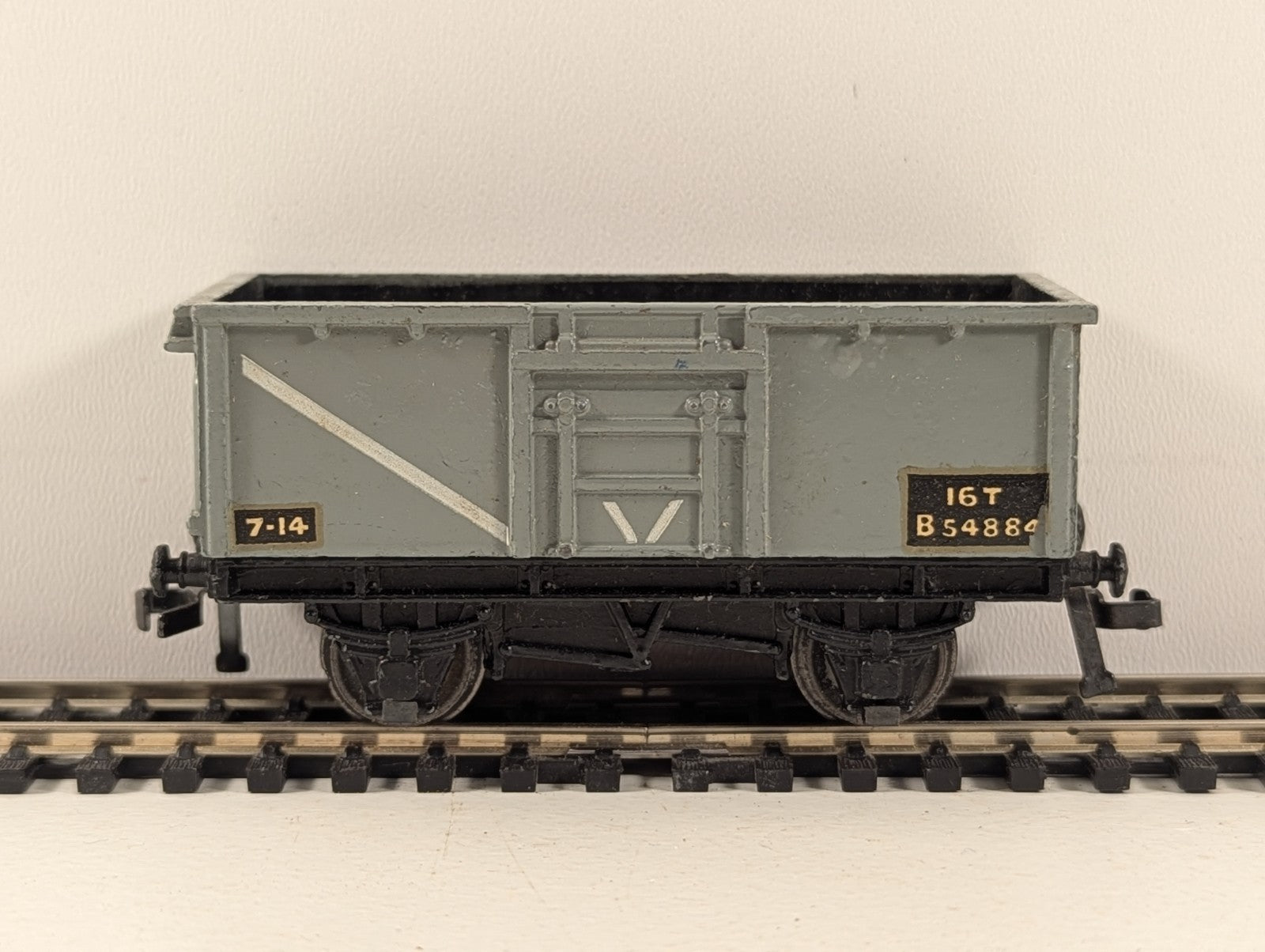 Hornby Dublo 32056 OO Gauge Grey BR 16 Ton Mineral Wagon - Boxed