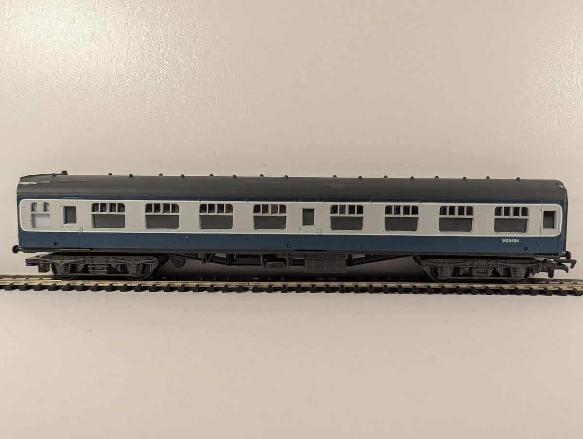 Mainline OO Gauge BR Mk1 SK Second Corridor Passenger Coach M25454