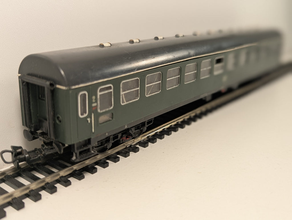 Liliput HO 896 00 DB Passenger Carriage