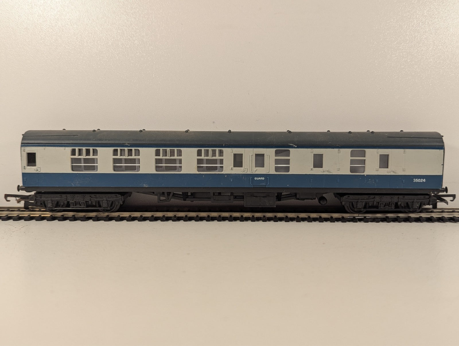 Tri-ang OO Gauge BR Blue/Grey Mk1 Brake Second Coach